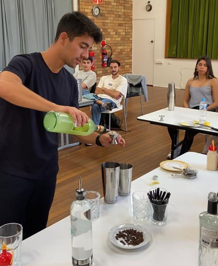 Bartender trabajando en Australia