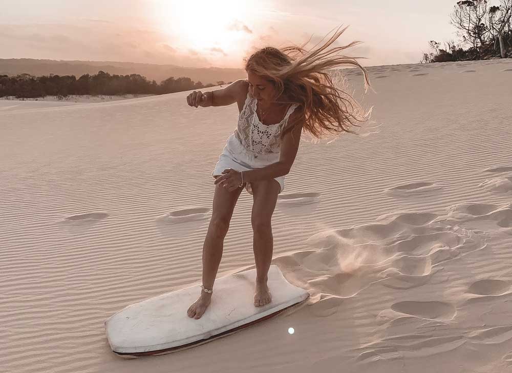 Chica en Fraser Island